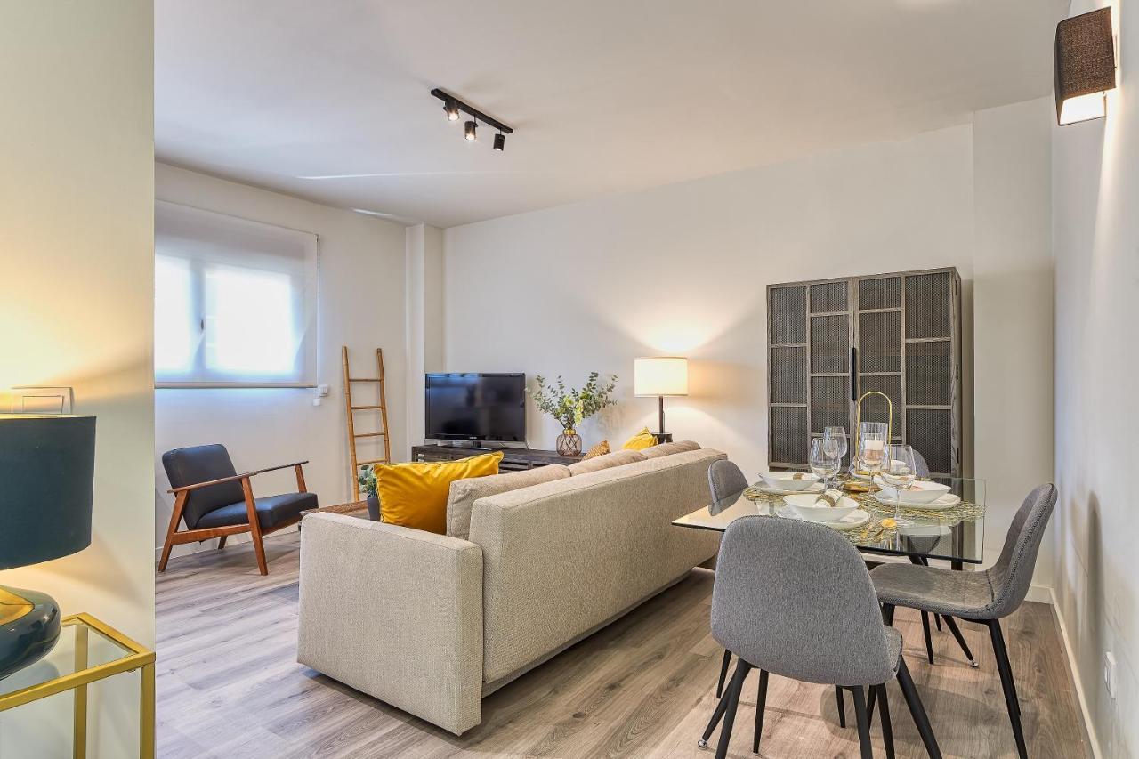 Ab Vialia Estacion Suitemalaga - Parking Luaran gambar