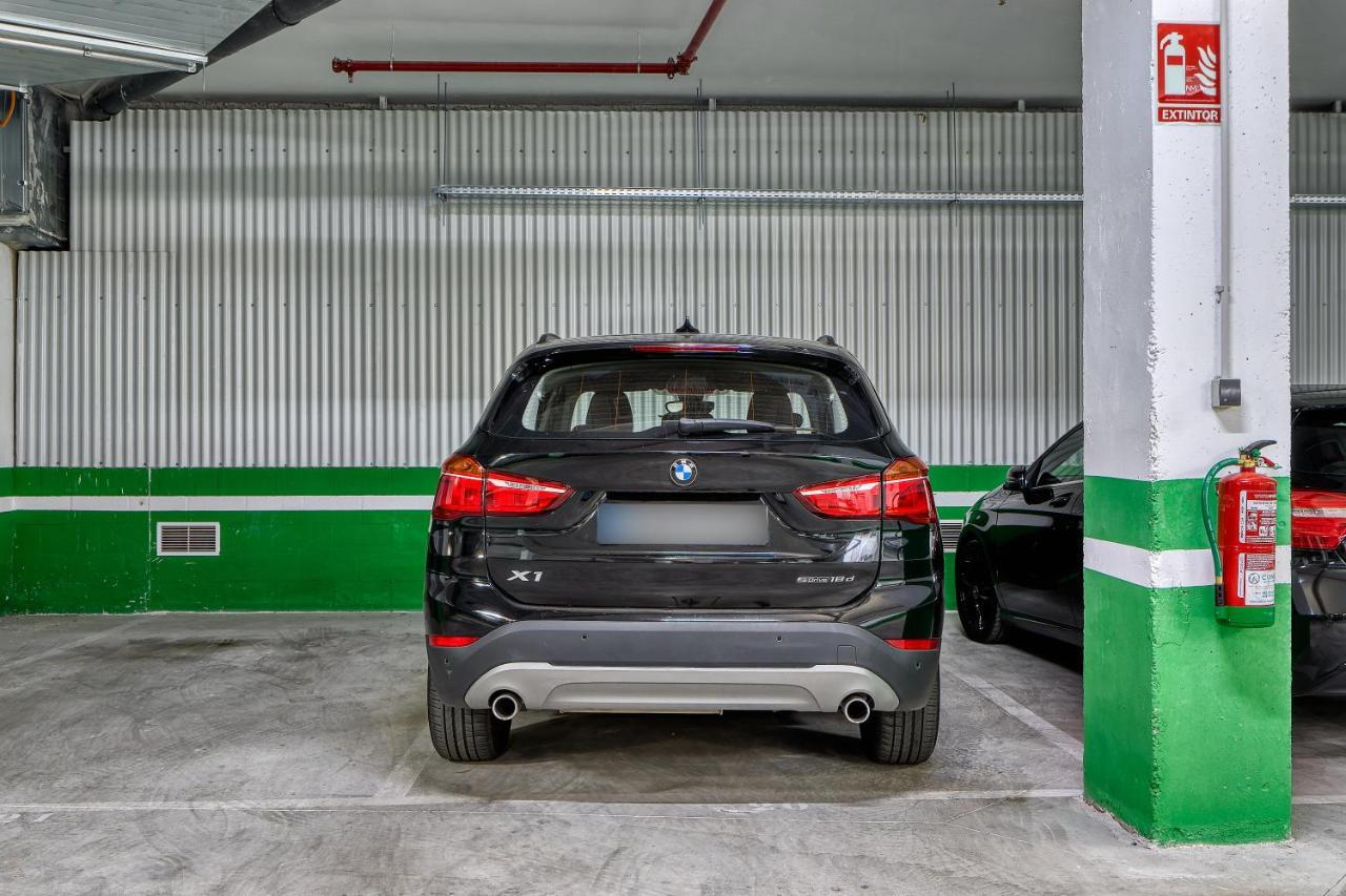 Ab Vialia Estacion Suitemalaga - Parking Luaran gambar